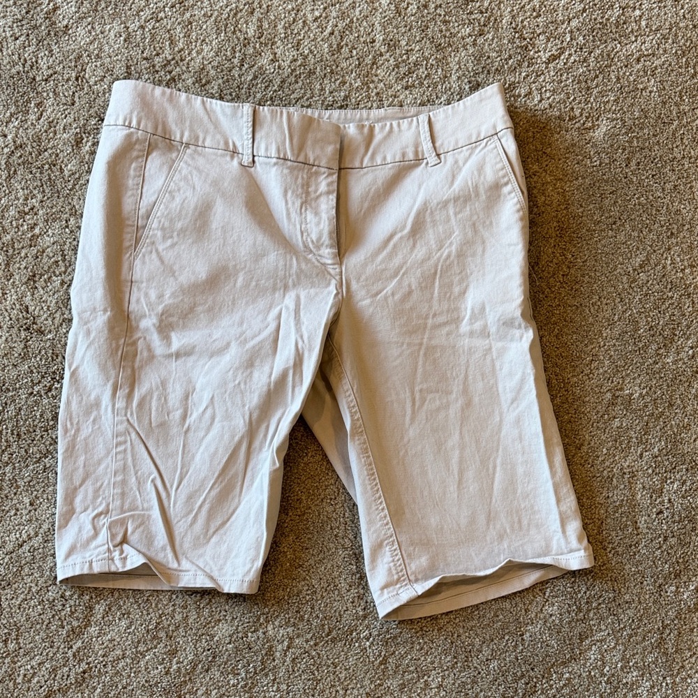 LOFT Women's Light Tan Bermudas